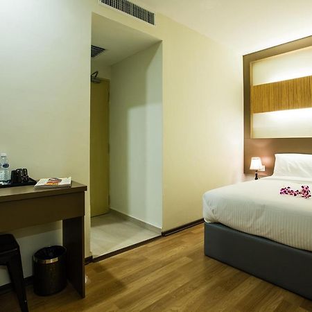 Hotel Ciq @ Wong Ah Fook Johor Bahru Esterno foto
